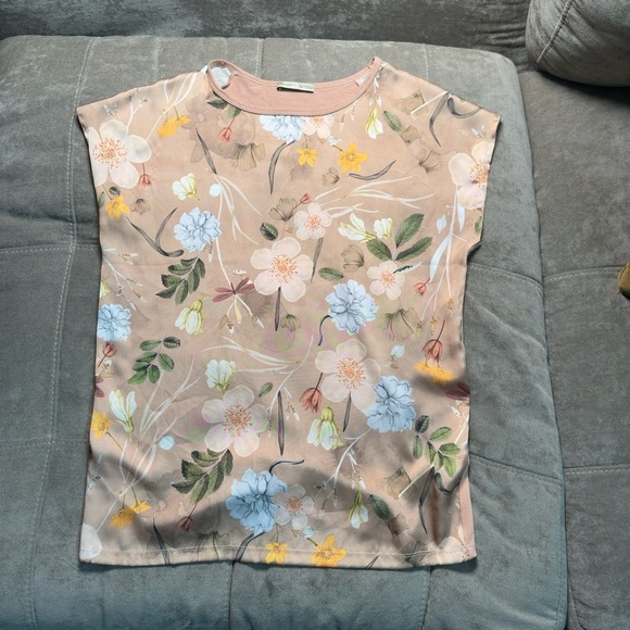 Zara Floral Blouse in Beige and Yellow - Picture 3 of 7
